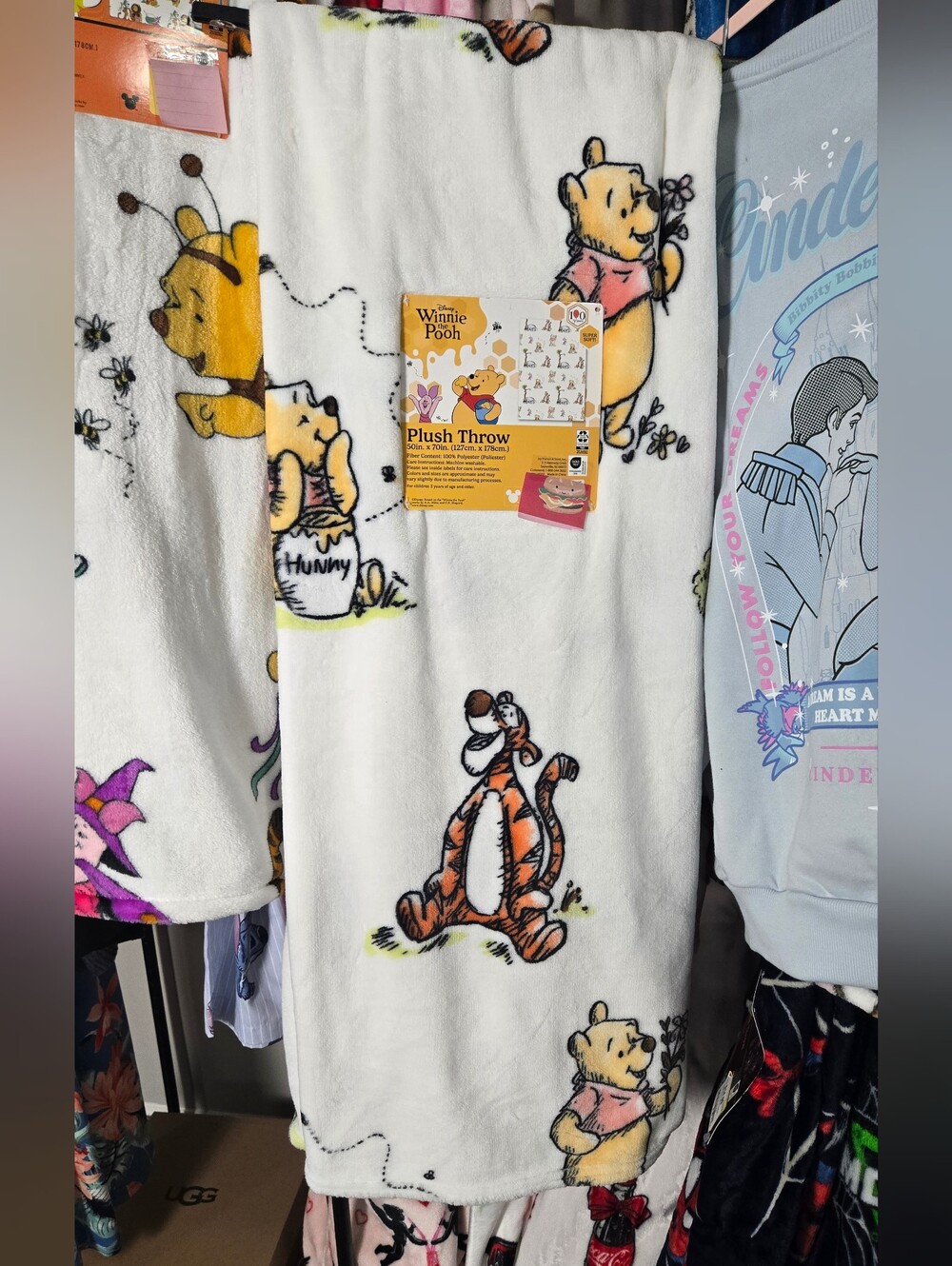 Disney Winnie The Pooh Plush Throw Blanket - White